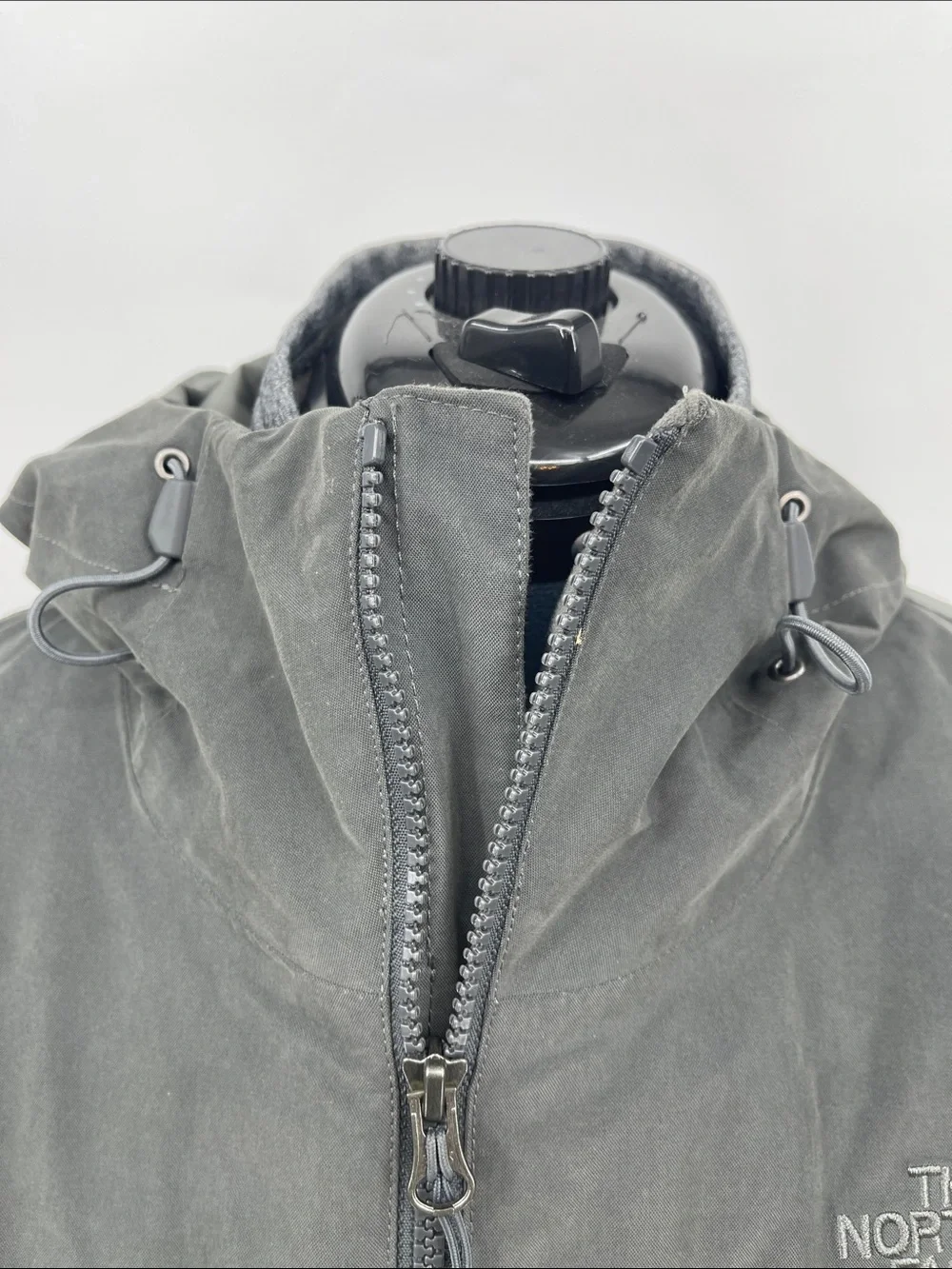 The North Face Men's Hooded Jacket ZIP OUT LINER SIZE S HYVENT